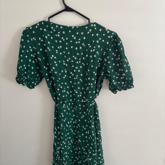 Faithfull the brand - Mira floral wrap dress in green (mini-dress) - Picture 3 of 7